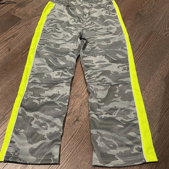 10/10 Gap fit sz M youth Athletic Pants - Picture 5 of 5